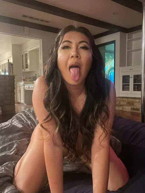 Can you fill this tongue with your cum from your big white cock? 
