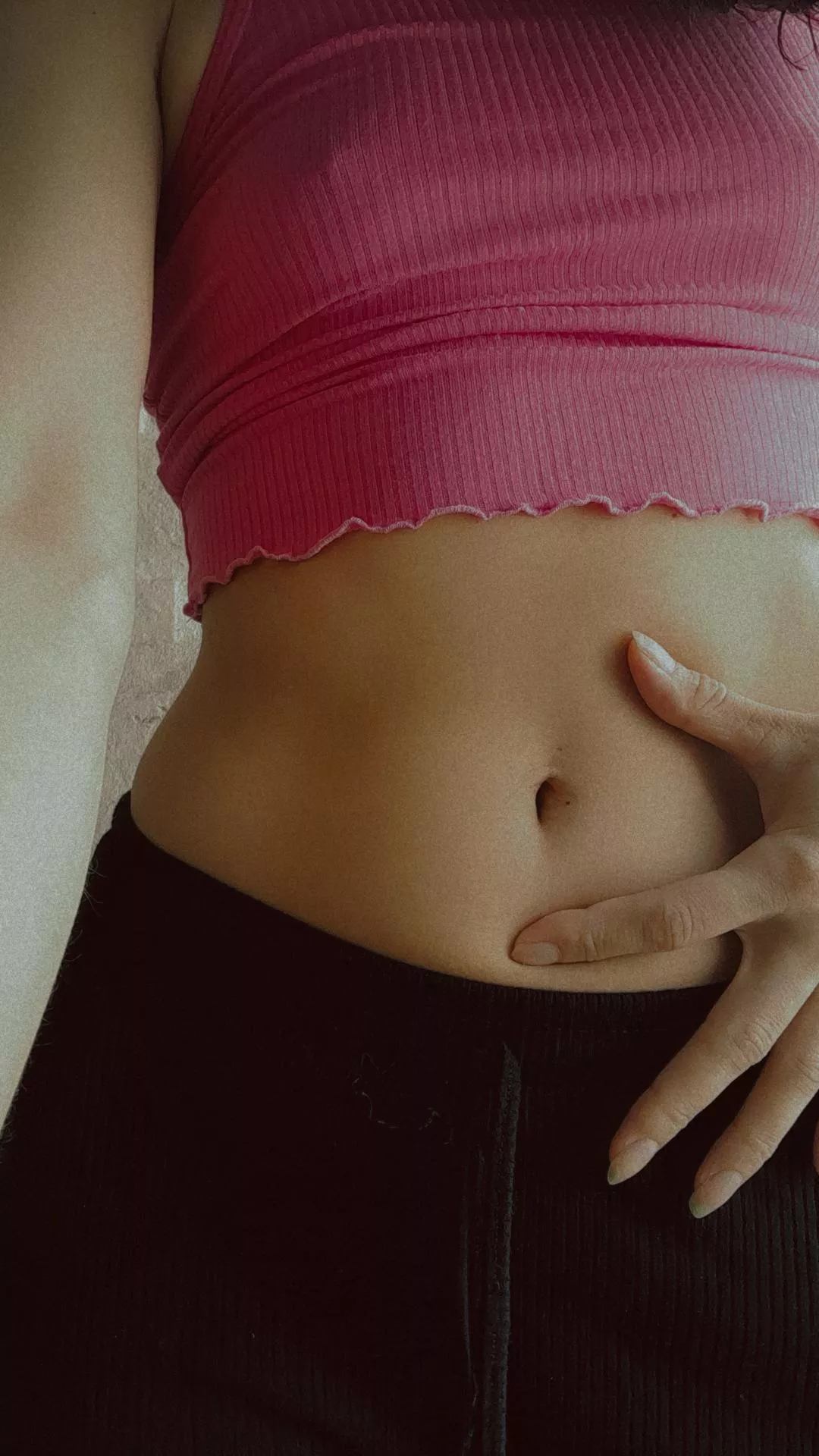 Come on, let's play with my belly button. 