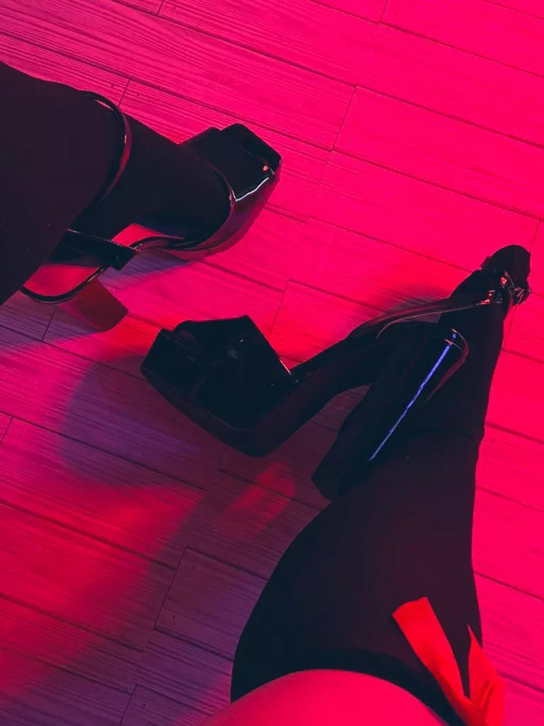 Cum relapse and let me dig my heels into you!!😈 #betaloser #feetsub #feettribute #findomfeet #findomdrains #findom #GOON #finsub #FOOTFETİSH #Whalesub #subswanted  Cum relapse and let me dig my heels into you!!😈 #betaloser #feetsub #feettribute #findomfeet #findomdrains #findom #GOON #finsub #FOOTFETİSH #Whalesub #subswanted