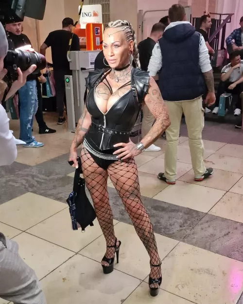 Do you like my outfit?