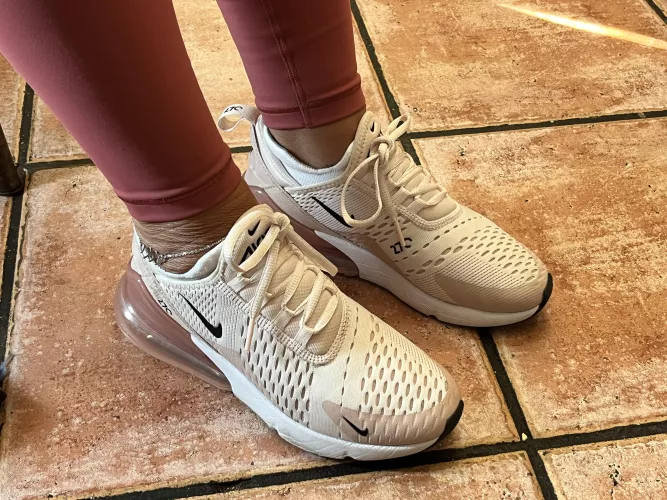 Does anyone notice in leggings and sneakers?