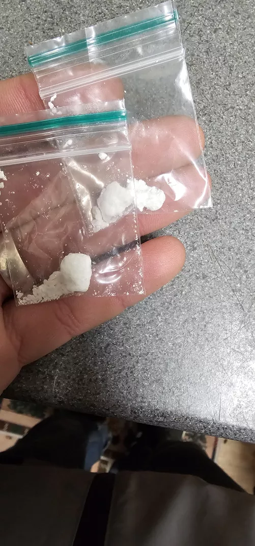 Essex Couple high and horney 🥴🥴 want a really really younge gay lad to help me seduce my husband ☺️