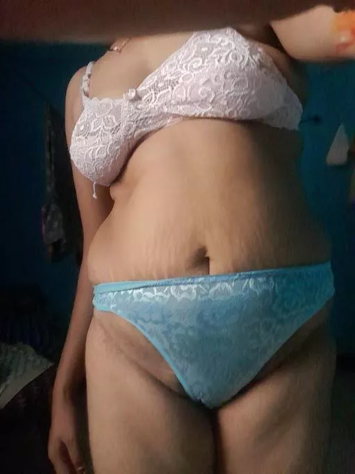 (F) (34) Separated Housewife
