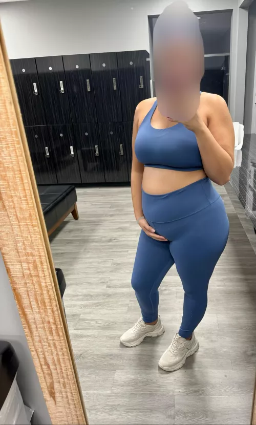 Fit pregnant mommy thong line 