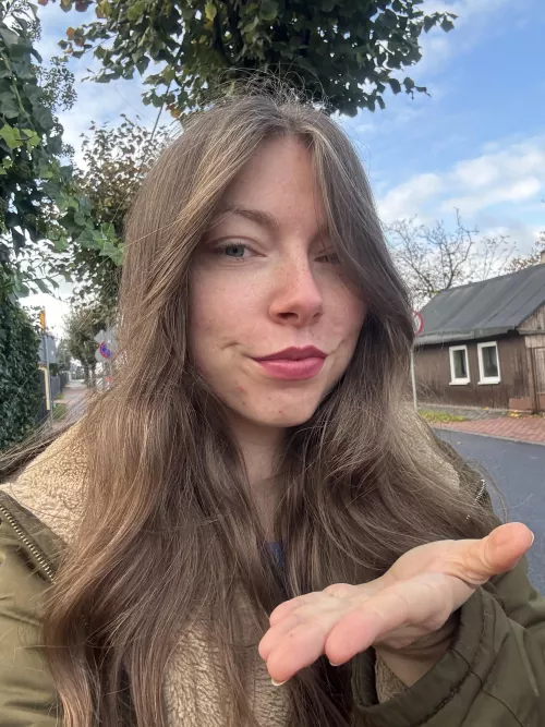 Hand over your paycheck 🫴🏻🫦