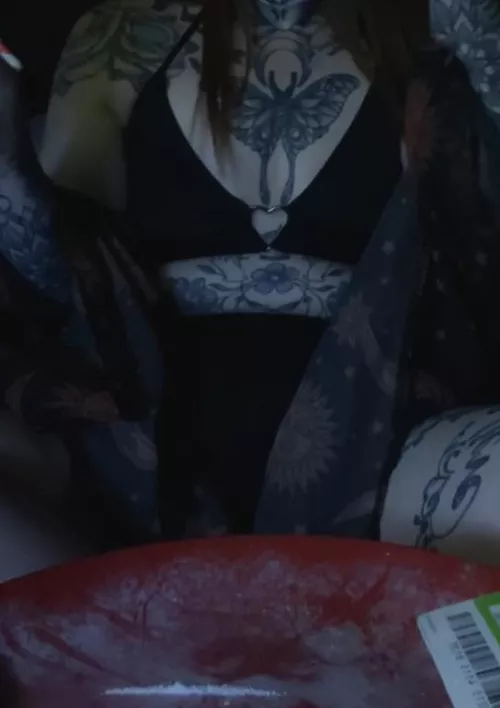 Hot girls do drugs 😌