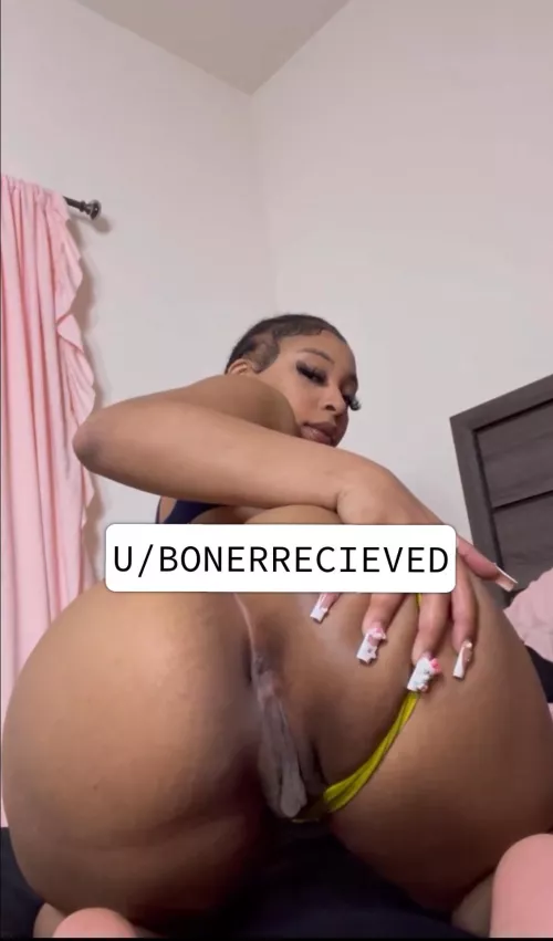 How many rounds you lasting in mommy tight asshole? 😼