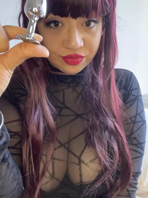 I am looking for a new slave for my portfolio. Who enters? 