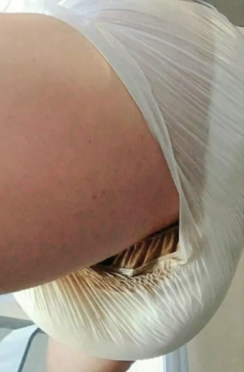 I have to keep this diaper all day 😖