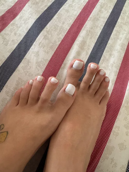 I love my white pedicure