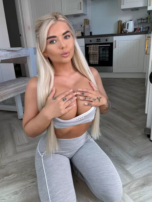 I normally dont like to wear clothes 