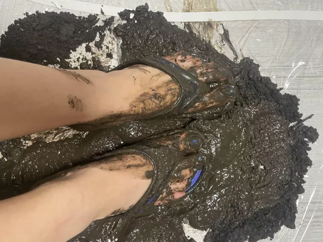 I played with some mud yesterday😌