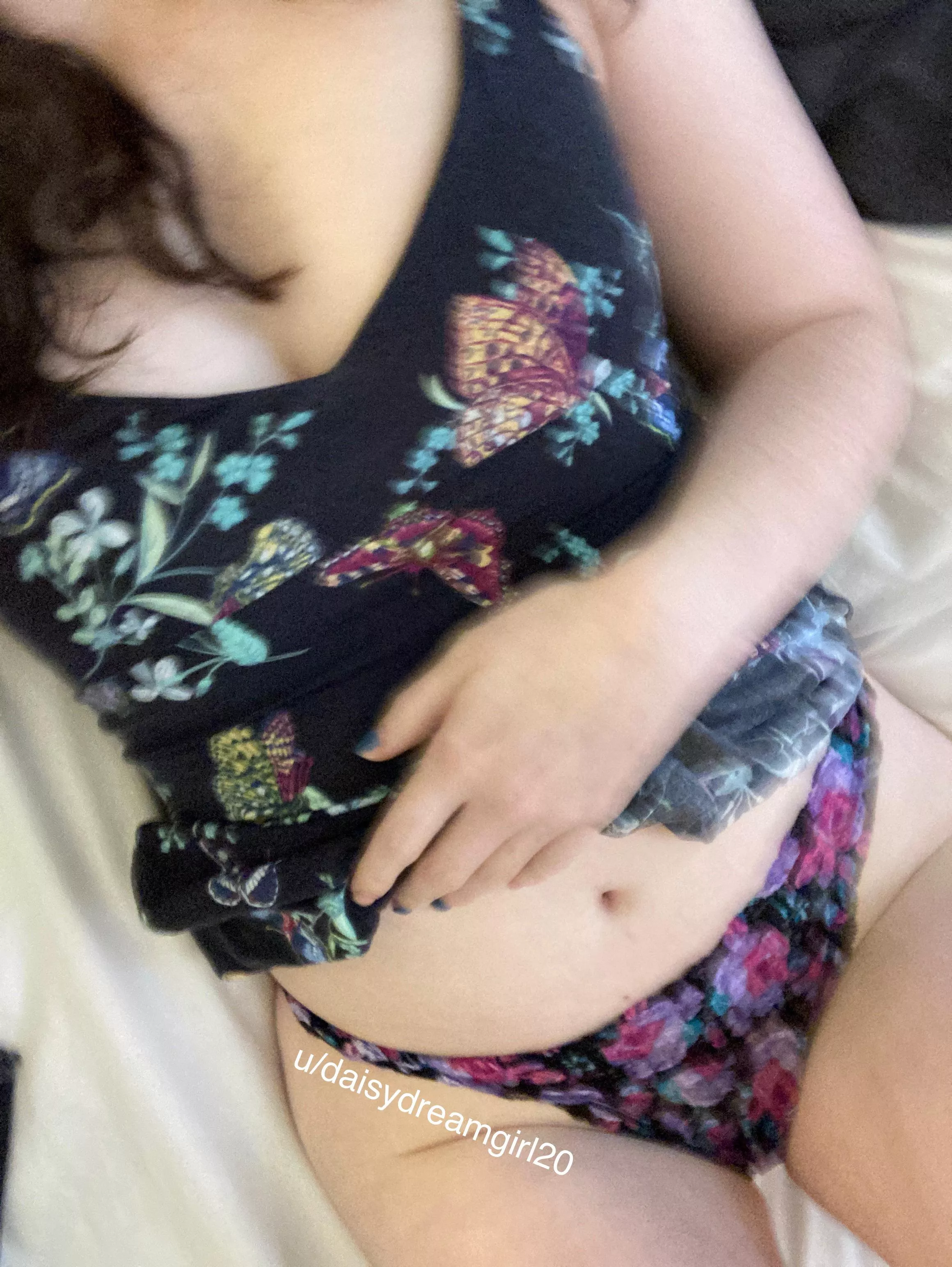 i’d love to wear a pair for you 🥰 [selling] [us] 