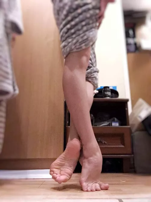 If I take oil to video? What you will do with my feet?