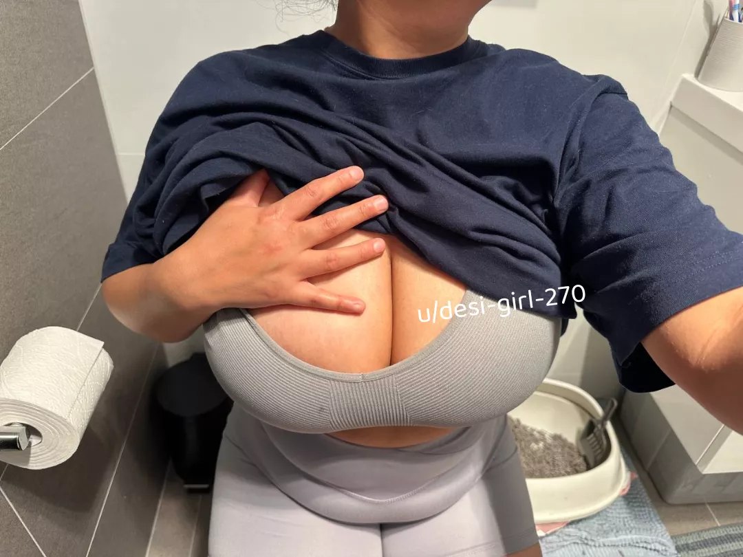 If we were alone right now, how would you make your move? 😻😝