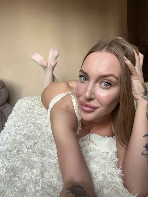 If you were my bf, I'd send these selfies only to you