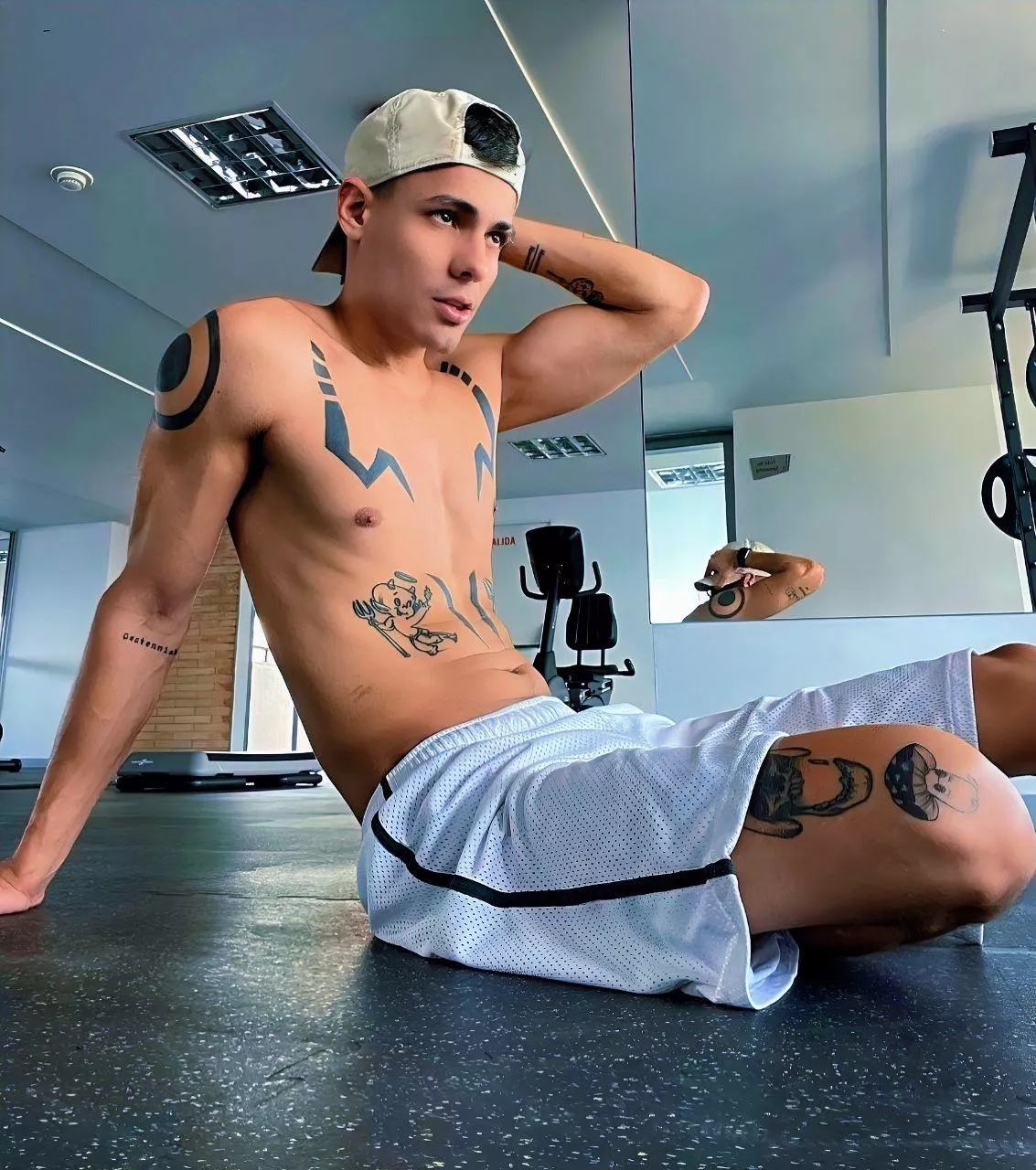 In the gym, training day by day 