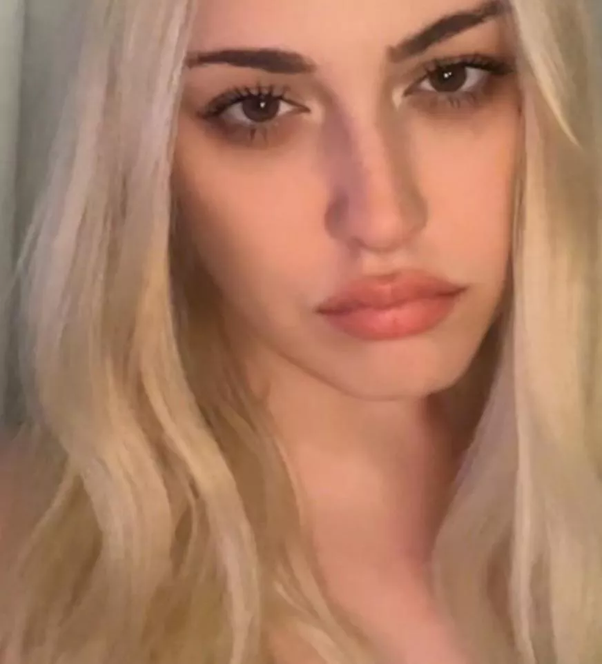 it’s my birthday week. come make yourself broke for me like a good bitch💋 let me trigger you :) 