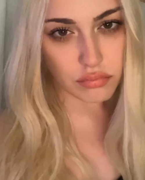 it’s my birthday week. come make yourself broke for me like a good bitch💋 let me trigger you :) 