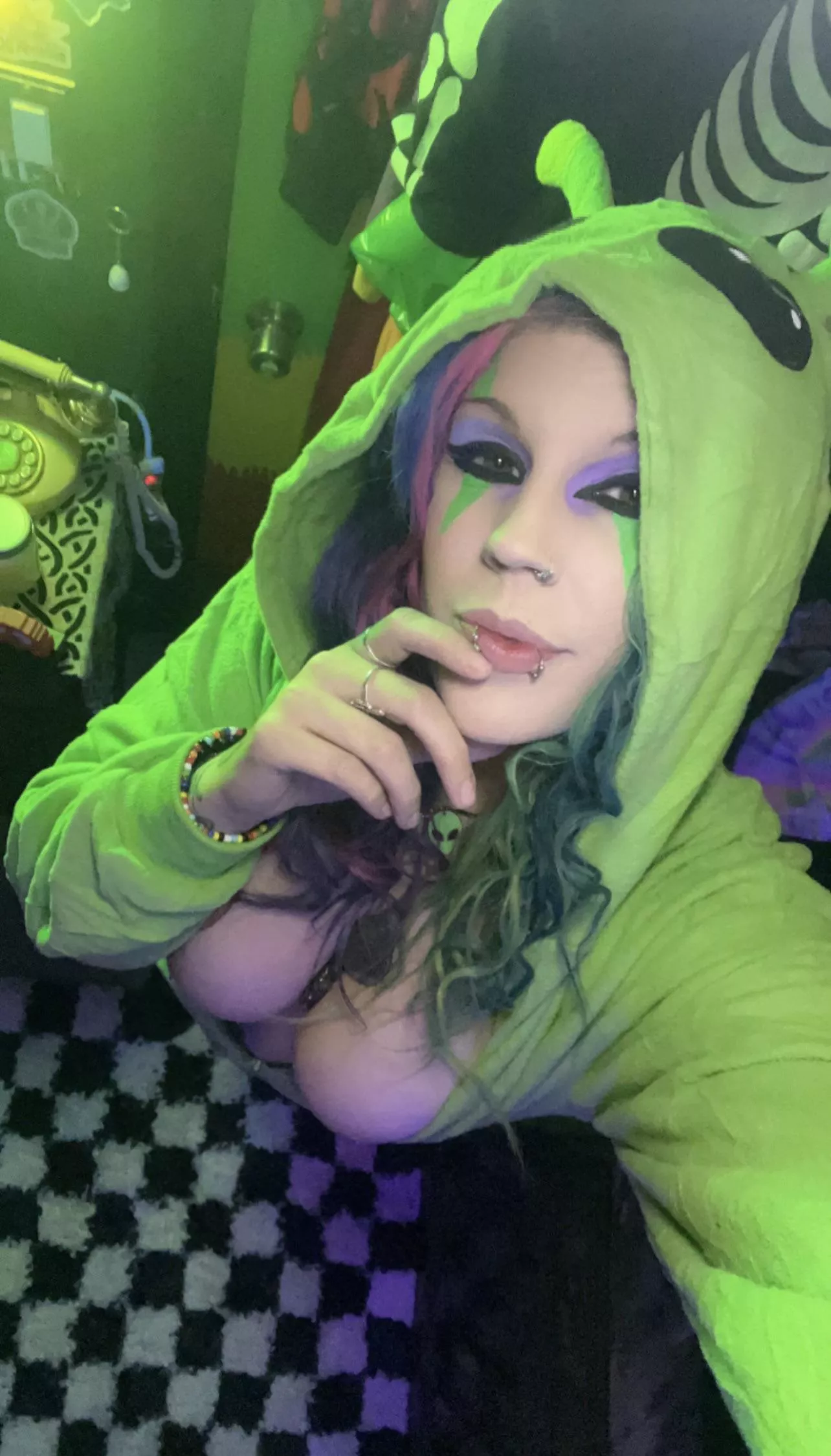 It’s not polite to stare… But I like when you do 😈 33[F] 