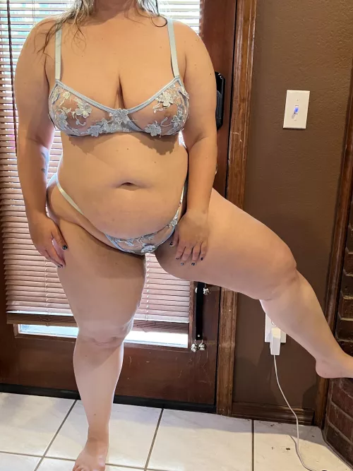 Just a 43 yr old momma that’s ready to fuck