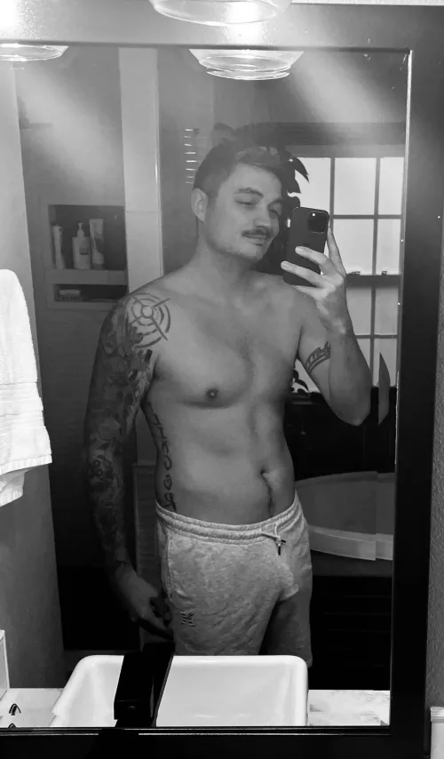 Just a chill day at the house 😝