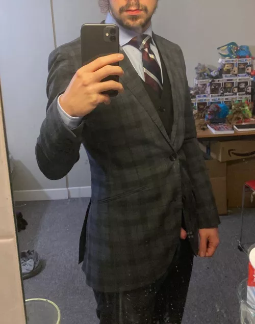 Lil guy peekin out of my suit (20)