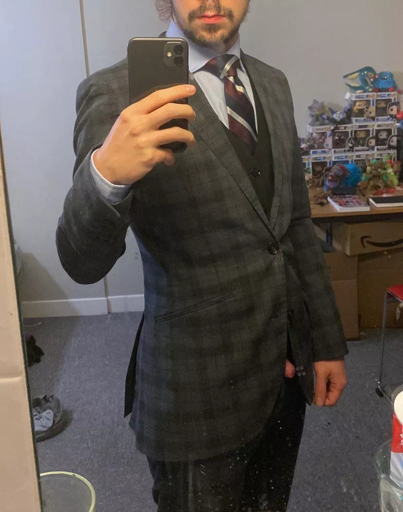 Lil guy peekin out of my suit (20)