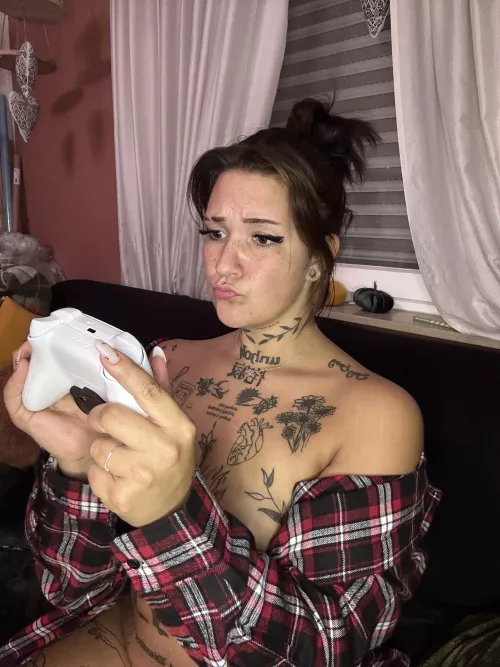 Look at my chubby hands holding the controller, ready to play Nintendo and get down with you.