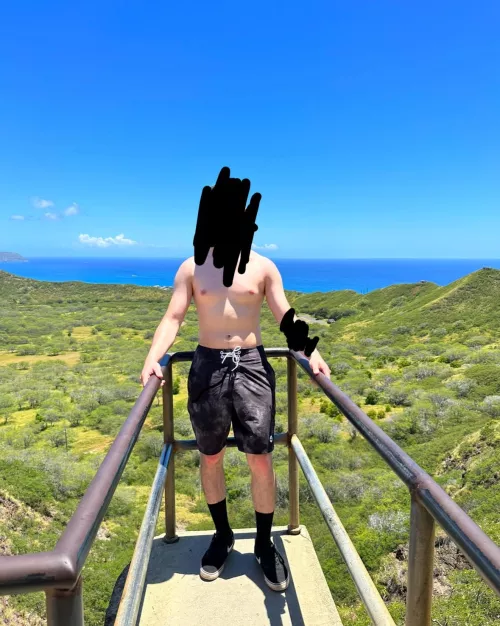 Looking for a single female and or couple M/24