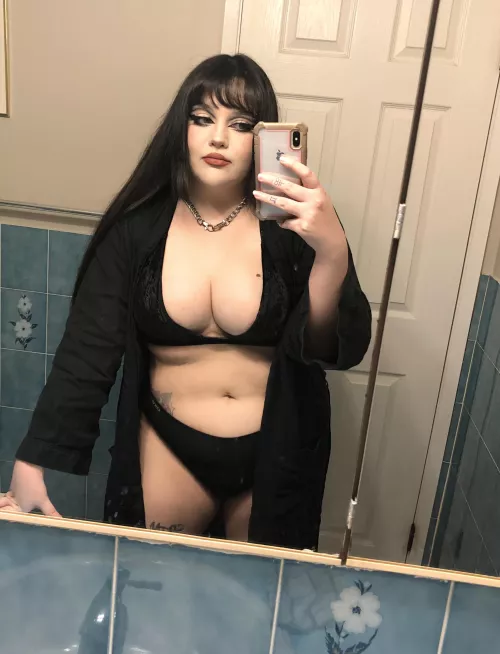 Looking for people who’s into my body type 🖤