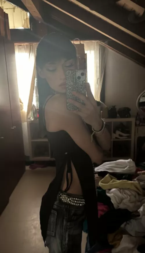 Love wearing black so muchh