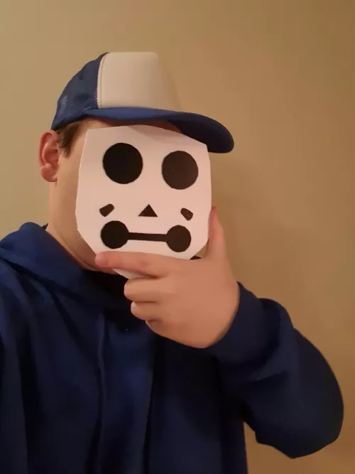 Low-budget cosplay goes 'brrrrrr'