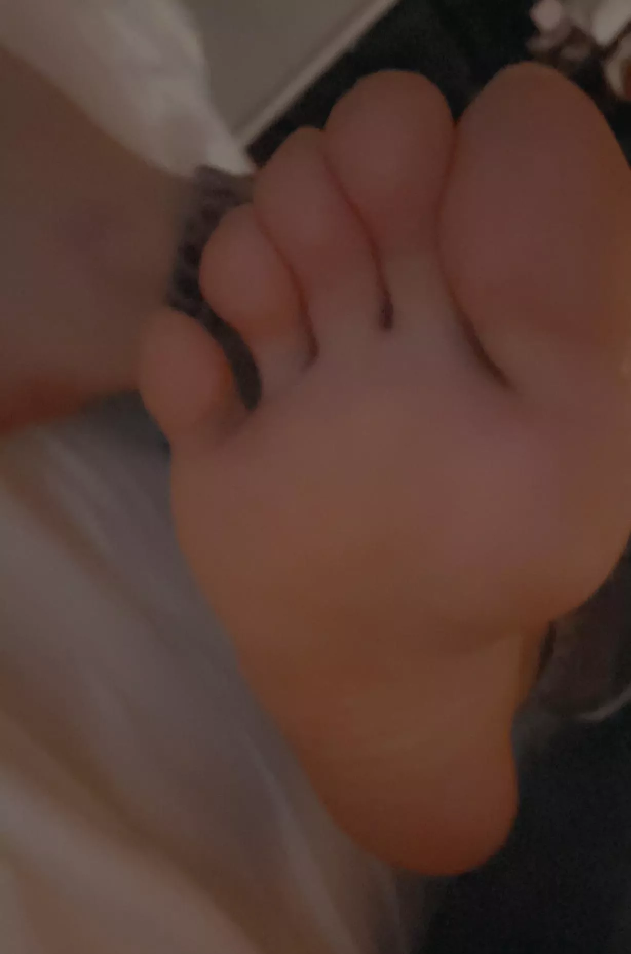 Massierst du meine weichen Sohlen?🤗