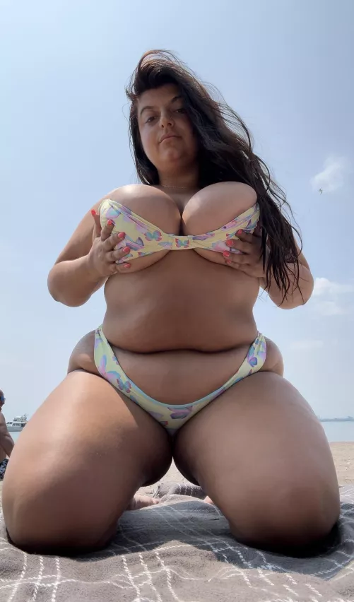 Massive tits, fat belly 