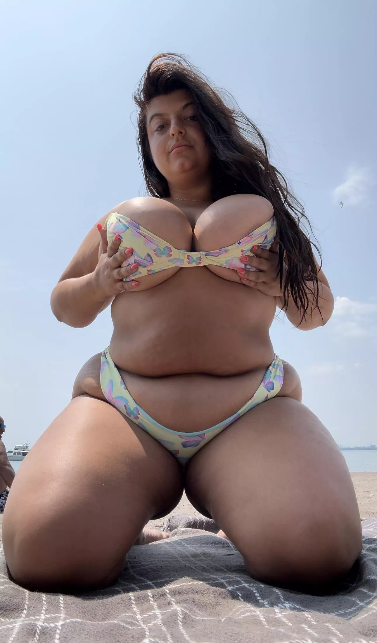 Massive tits, fat belly 