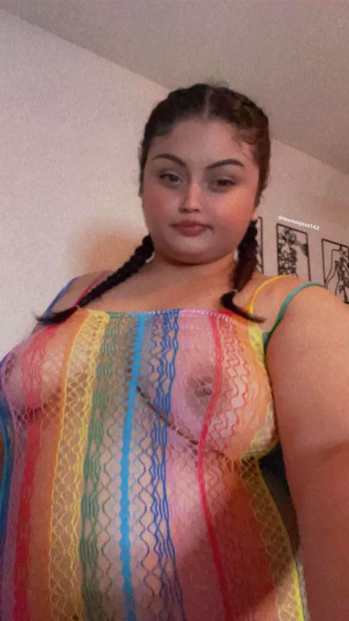 Meanwhile we smoke 2 joints, I need my latina holes drilled. Comment your age if you agree