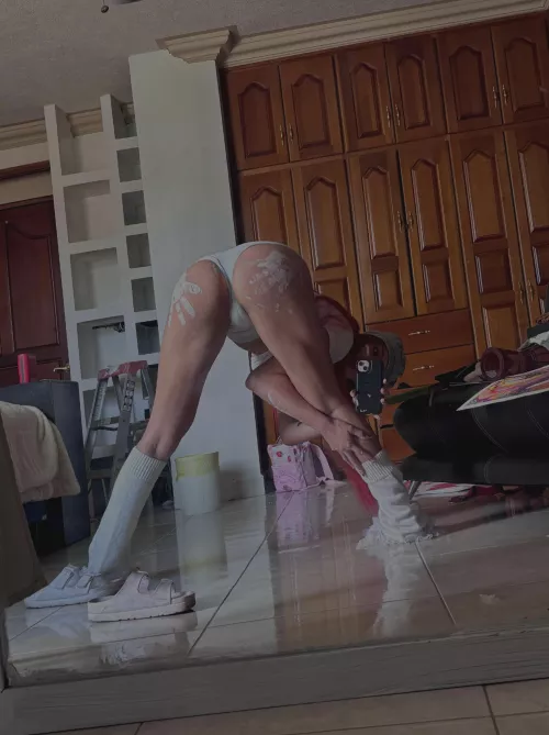 Meine jahrelangen Poledance Stunden spielen mir definitiv in die Karten 