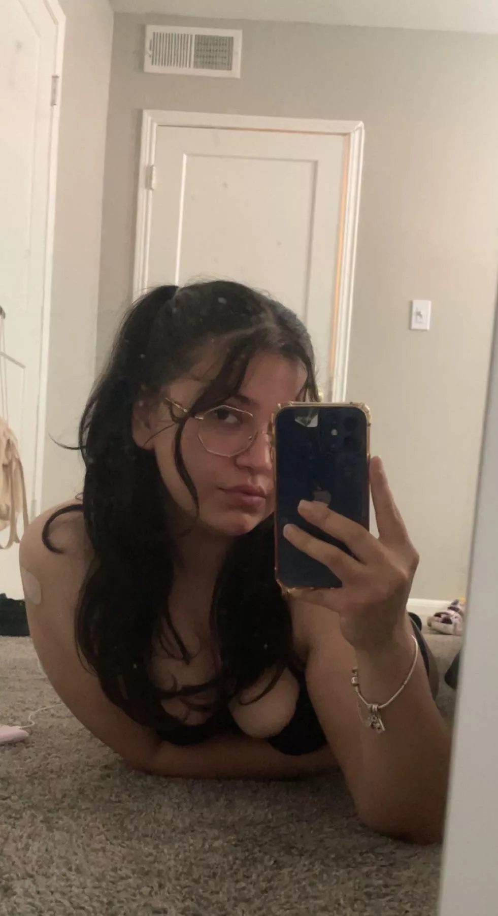 moo moo moo milk that cash into my hands. 🥱 you literally work to serve me moo moo moo milk that cash into my hands. 🥱 you literally work to serve me