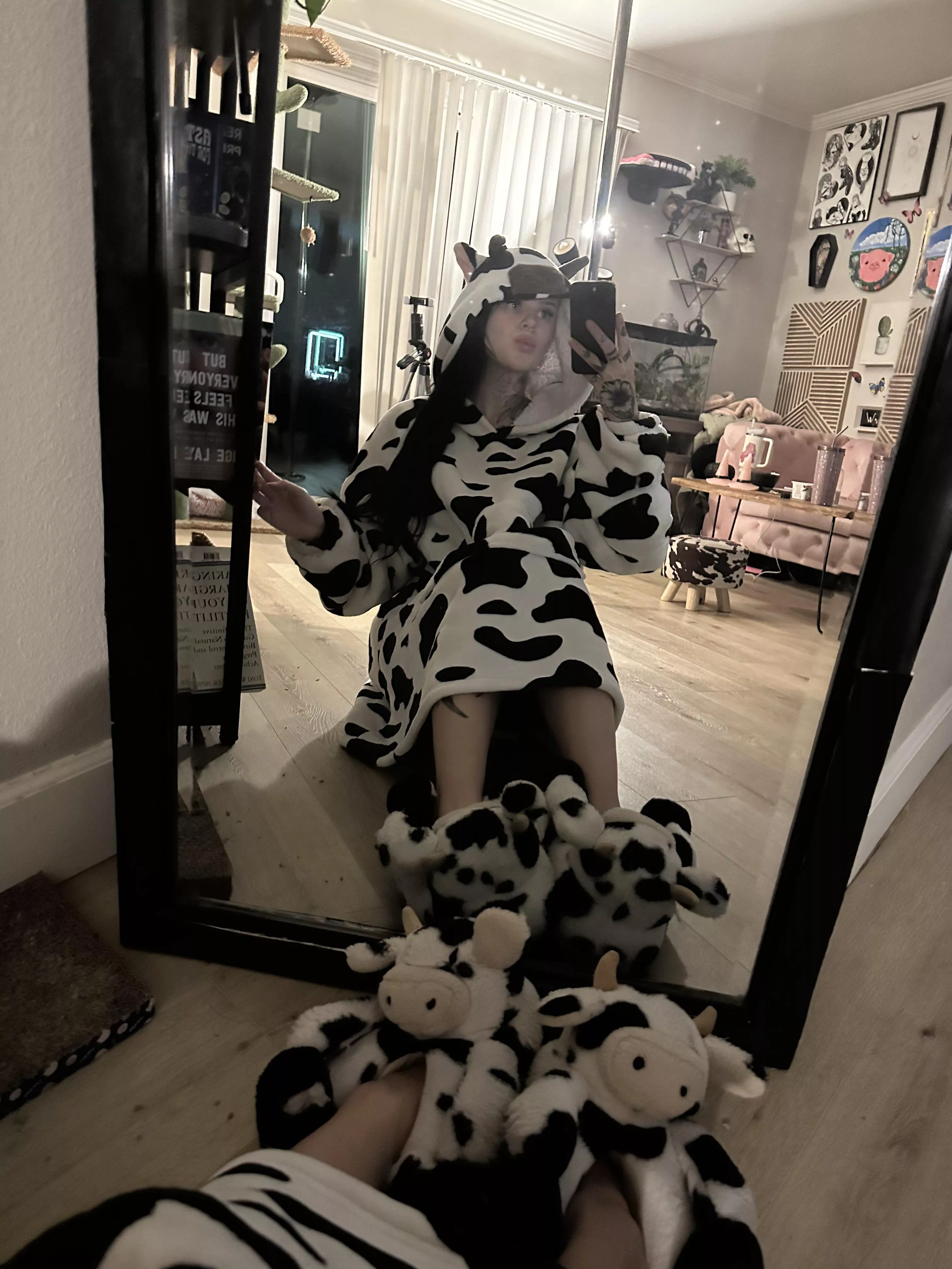 mooooove over I’m coming to bed 🐮