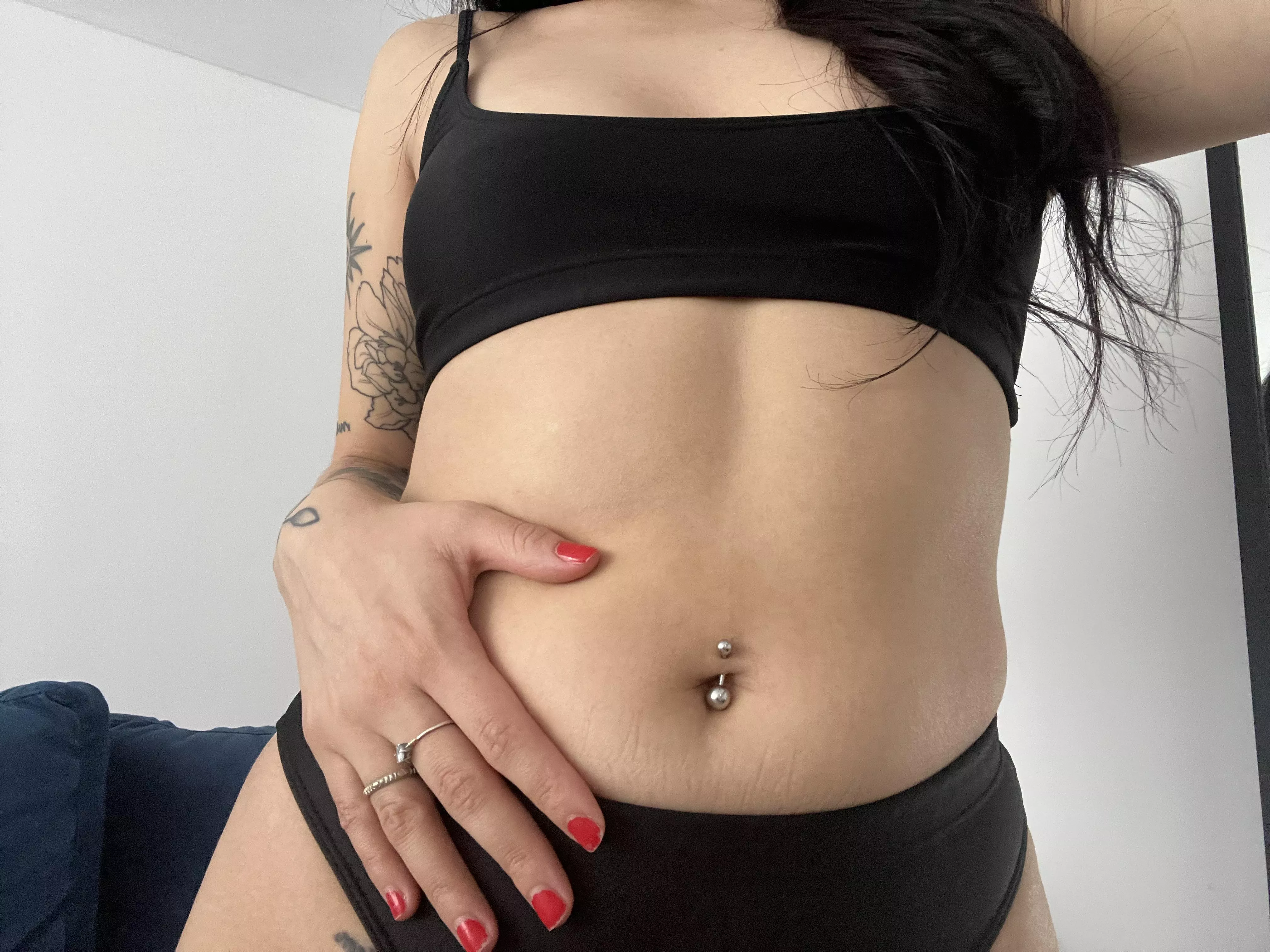 my belly button wants to play