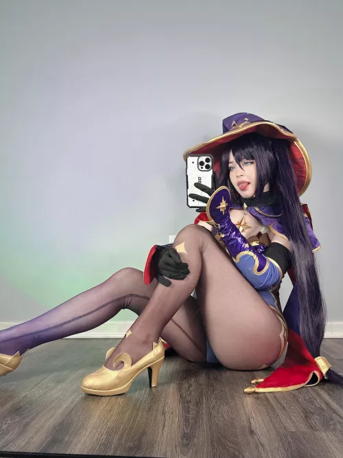 My Mona Cosplay [Genshin Impact] (Emfoxpng)