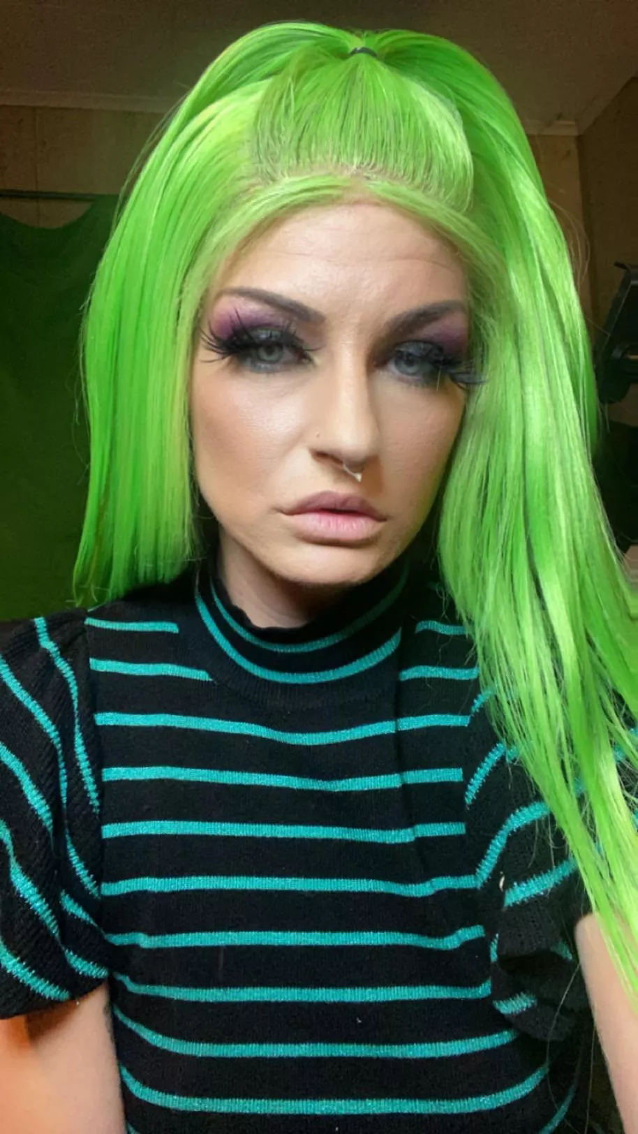 New moderator: hi there fetishists!