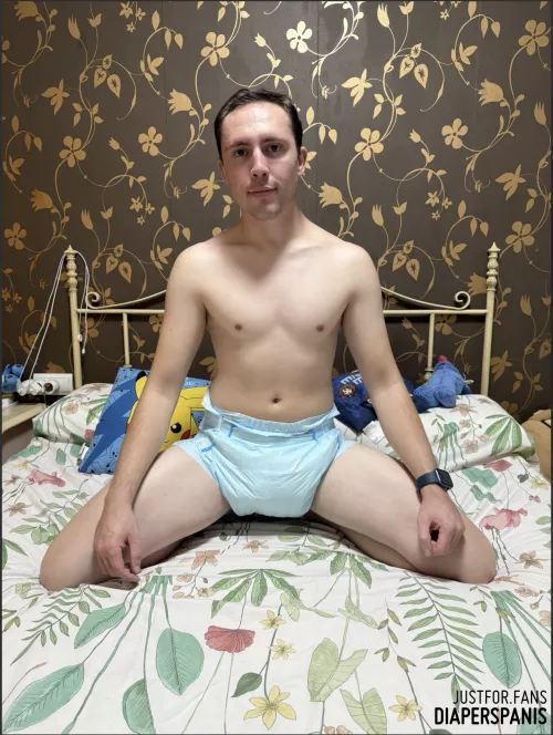 New photos using these big blue diapers.
