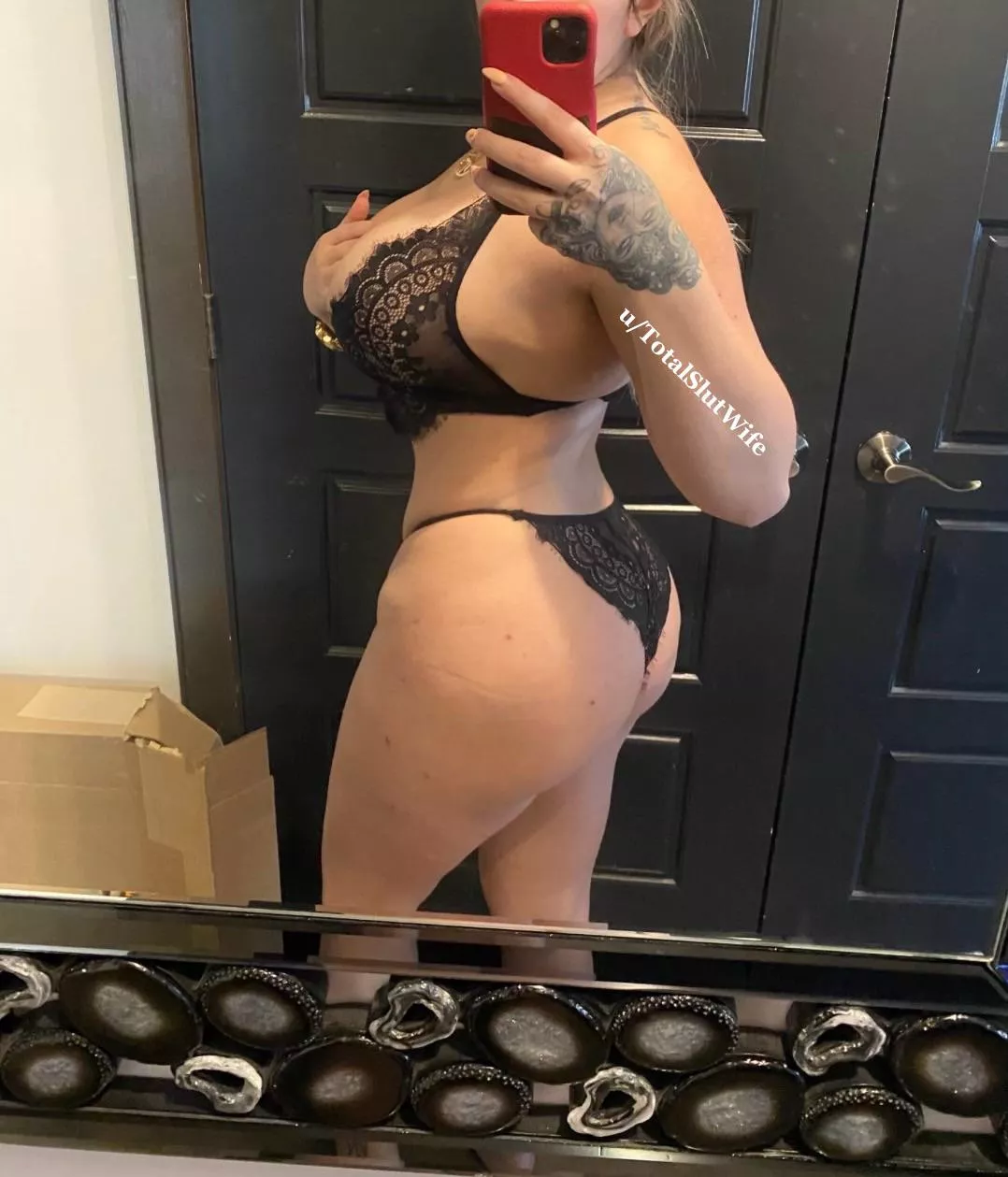 No one lasts long with these cheeks clapping on their balls while I ride 