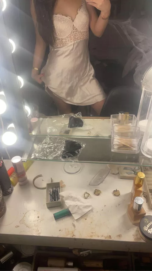 Press ⬆️ for 🆓 N u d e s 👚 In Chat🥰