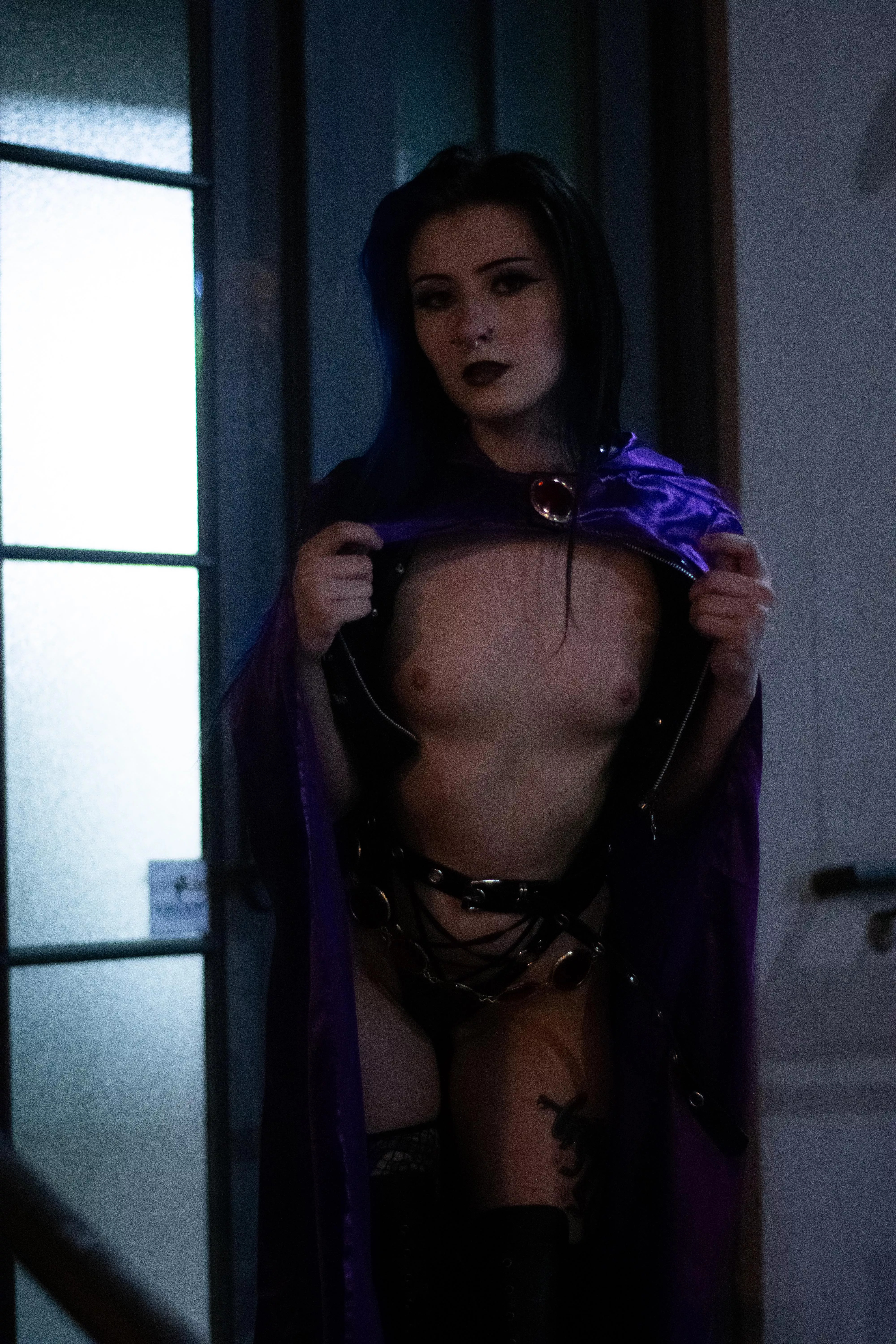 raven has the tiniest tits of the titans 