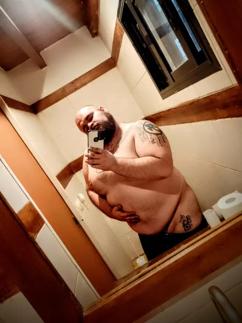 Really want some belly rubs today, any taker? 🥵