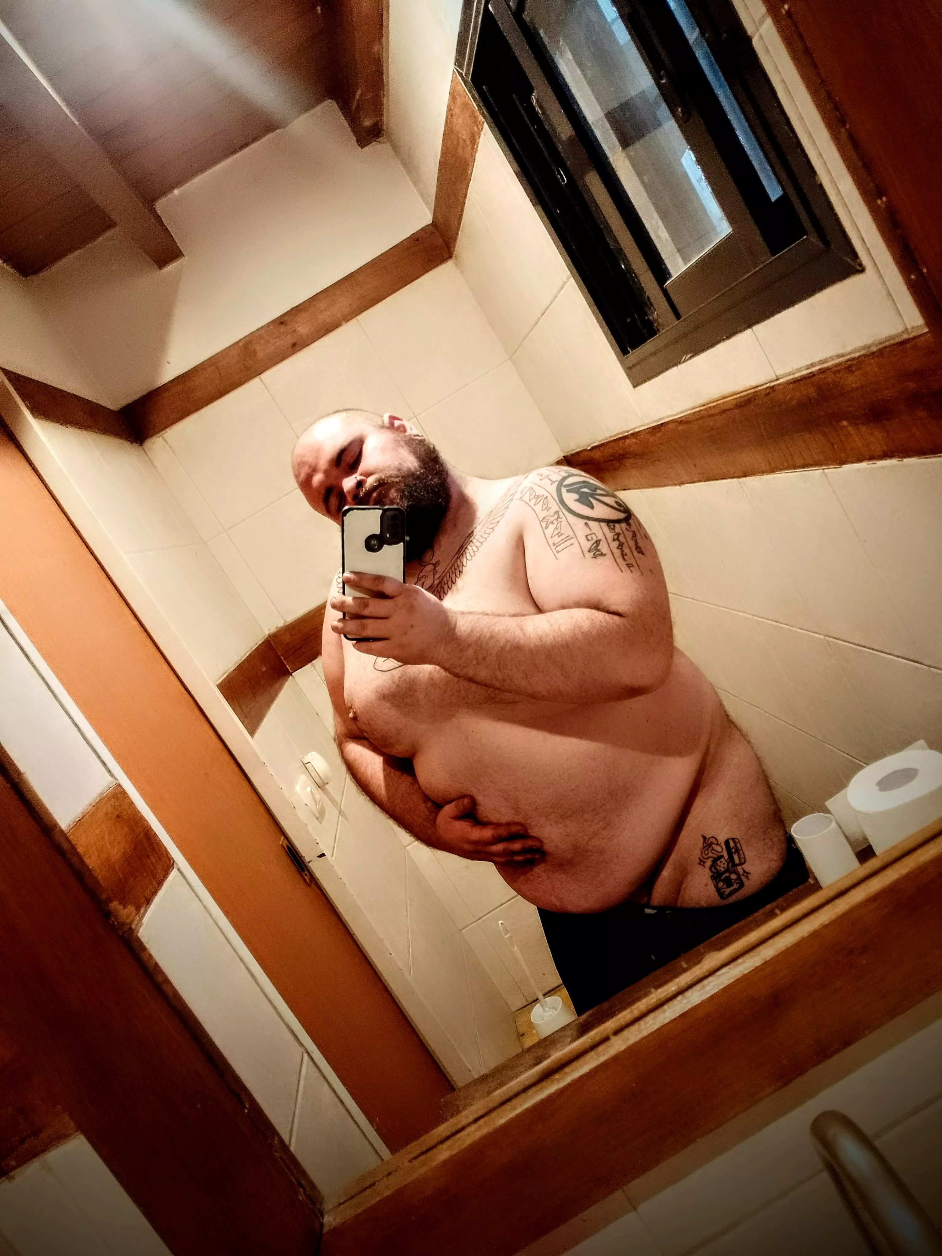 Really want some belly rubs today, any taker? 🥵