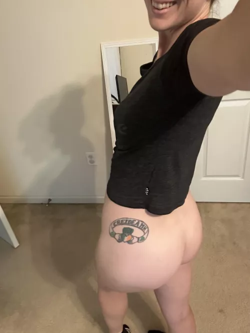 Say hi if you love my ass